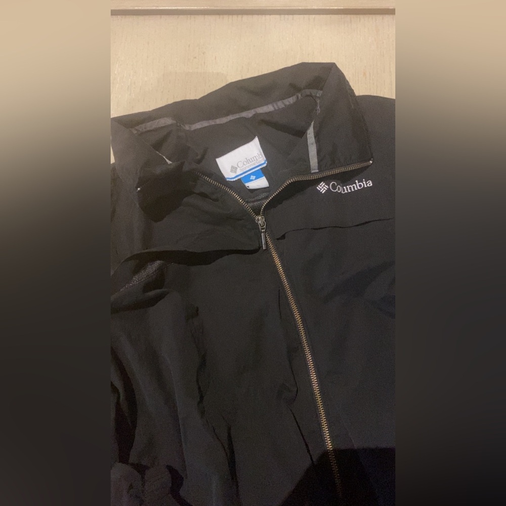 Columbia black lightweight zip up jacket size XL